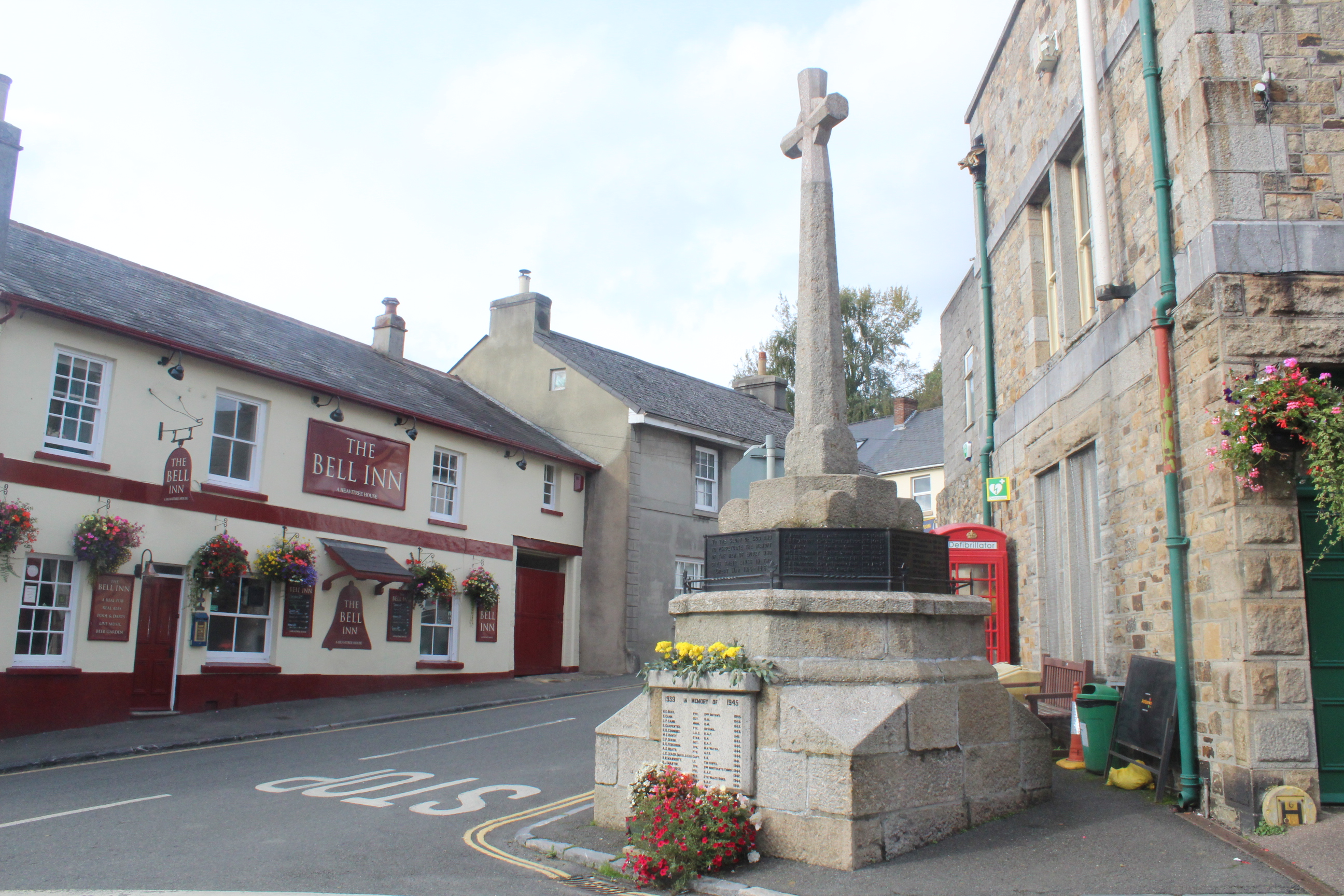 BOVEY TRACEY CROSS War Memorials Online